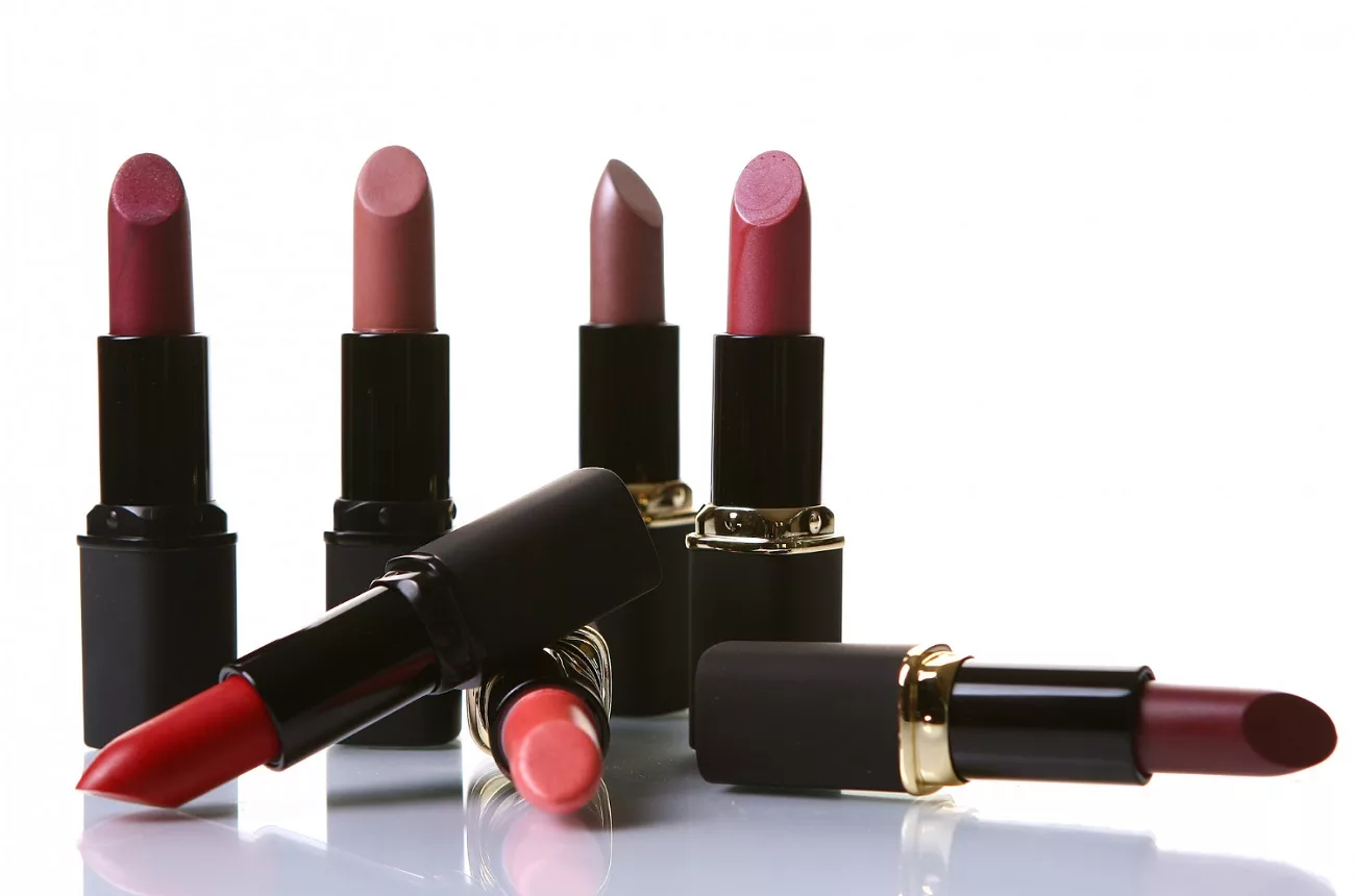 How to Make Lipstick to Sell: A Beginner's Guide