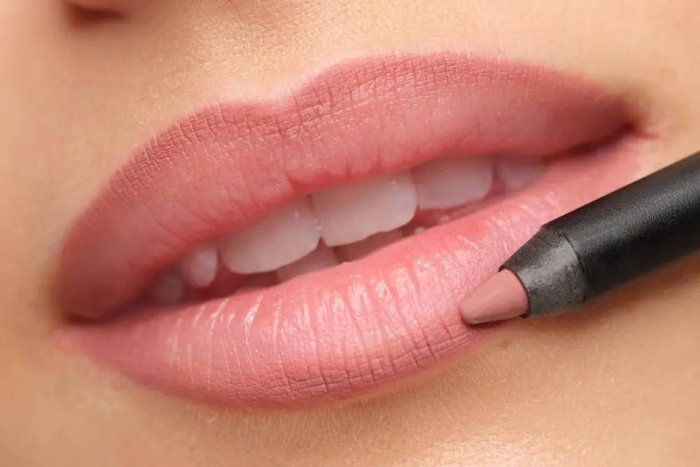 How To Apply Lip Liner