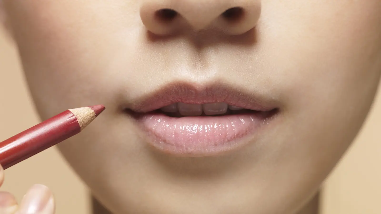 How to Use Lip Liner