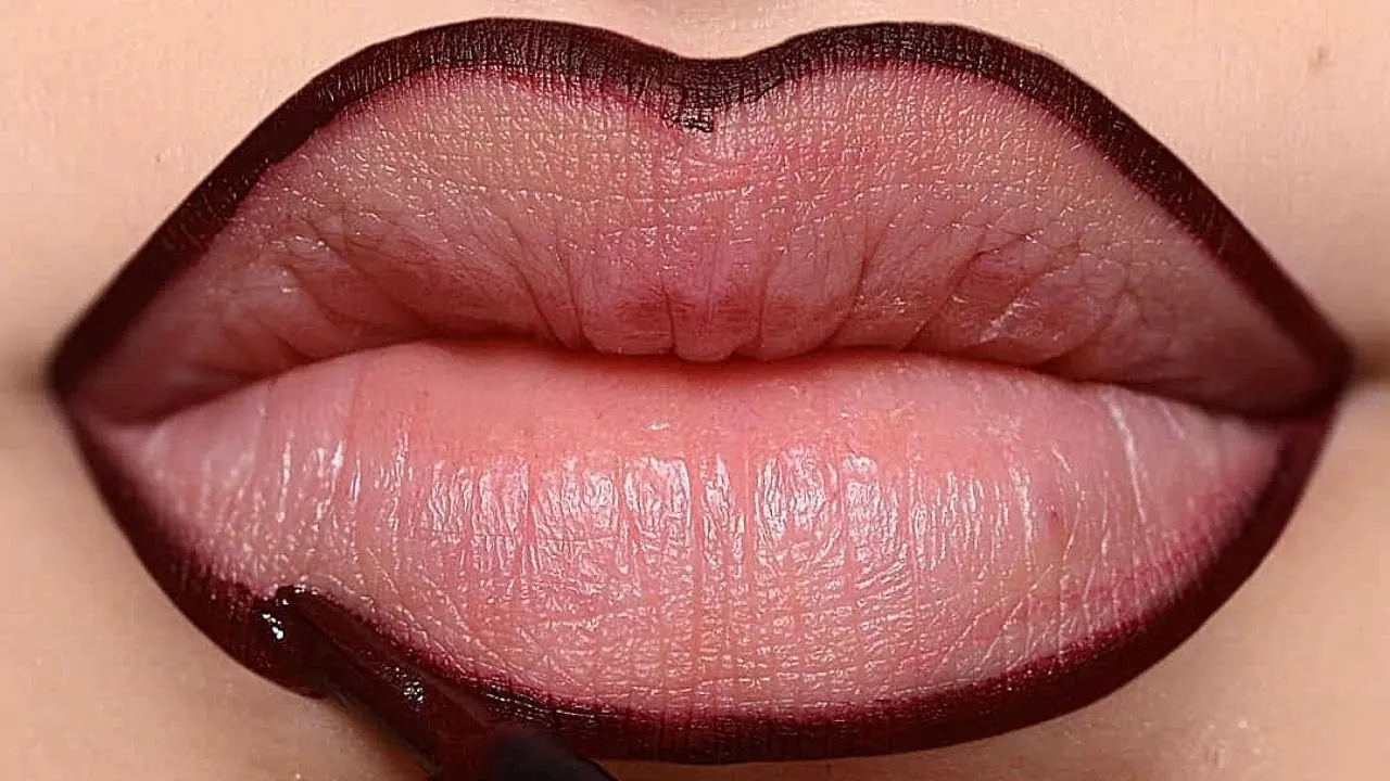 How to Use Lip Liner